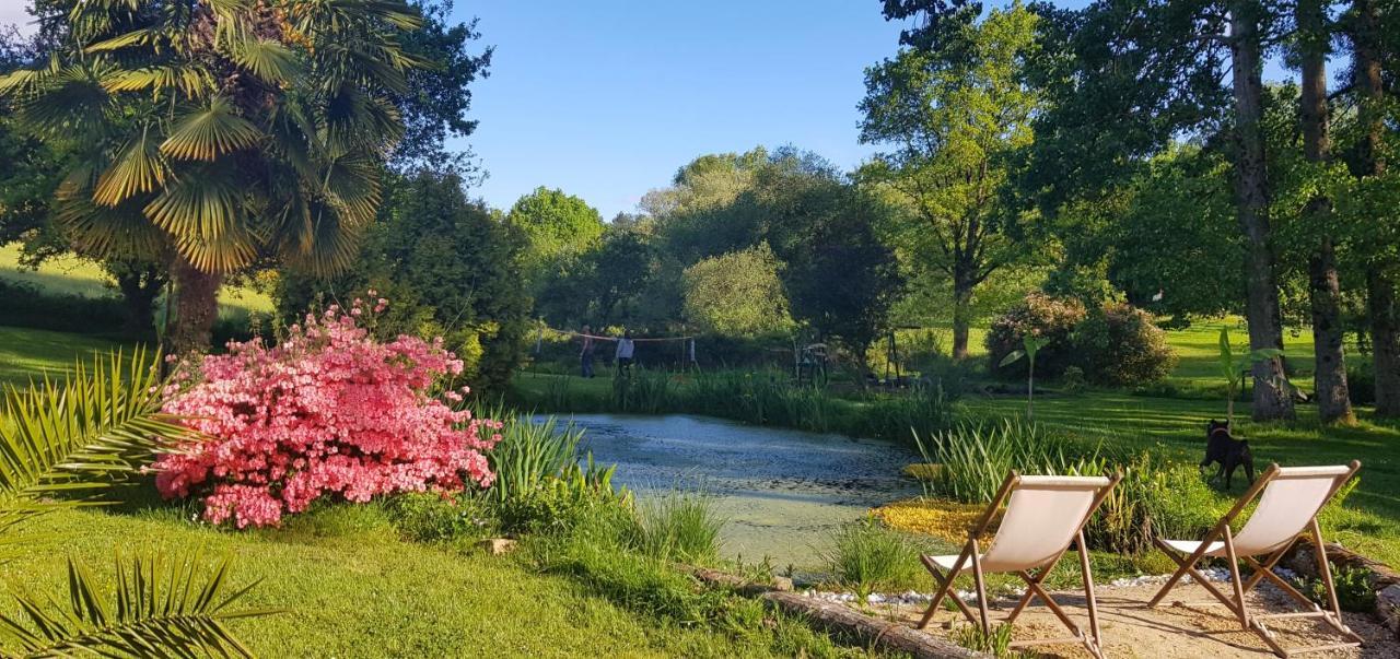 Le Vieux Moulin Gites - A Charming Stone Cottage With Garden View And Seasonal Pool Guégon Exterior foto